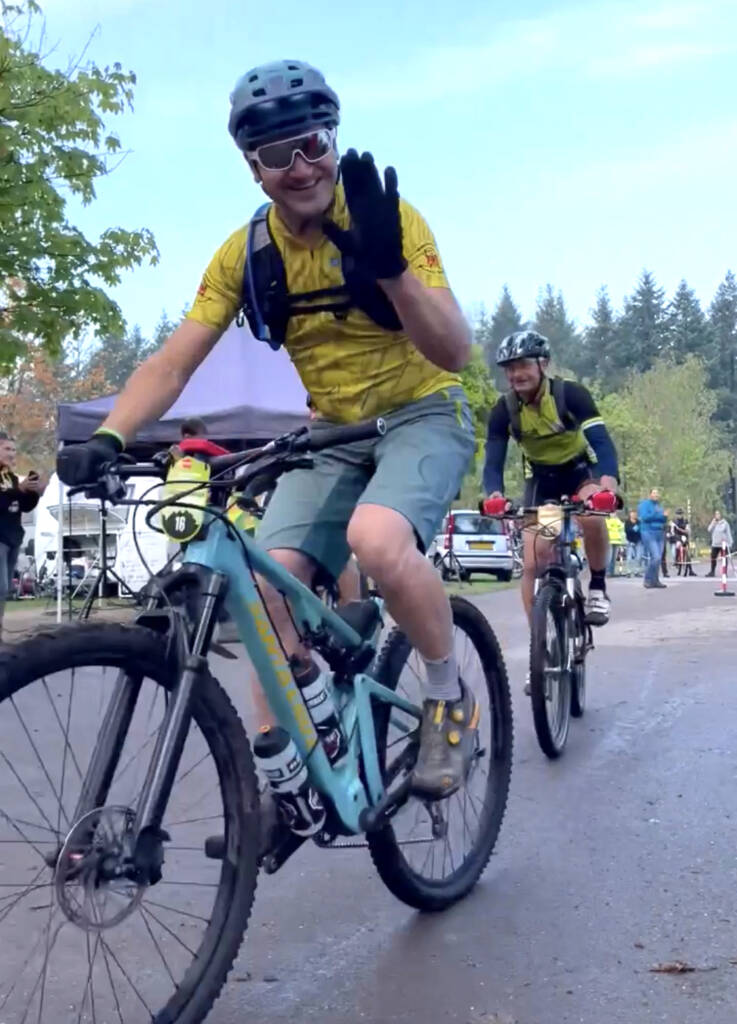 Alfred trapt door is recordhouder met zijn 16e deelname aan de Heroes. Geweldig, wat een held!!